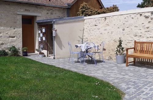 Neuville-Bosc House | The charm of the old, the comfort of the new.