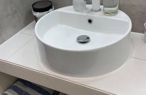 Commarin Bed & Breakfast | The colors of Commarin Chambre Blanche