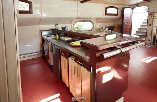 Auvers-sur-Oise Boat Rental | The Daphné’s Barge
