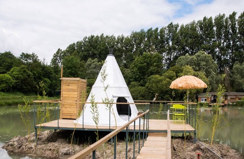 Festubert Cabin | The islet The pond of a break unusual nights