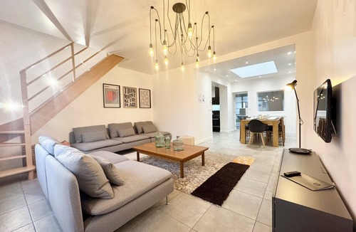 Calais House | The Little House - Enclosed private garden