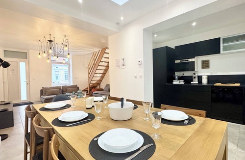 Calais House | The Little House - Enclosed private garden
