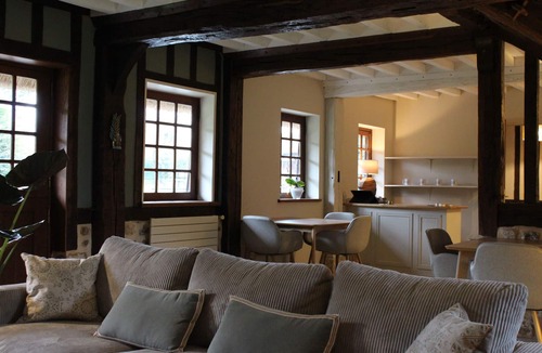 Vattetot-sous-Beaumont Bed & Breakfast | The Maupassant bedroom in the authentic and newly renovated cottage La Chaumière Normande