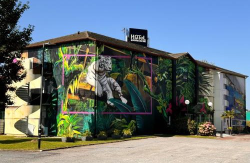 Seclin Hotel | The Originals Access, Hôtel Moustache, Seclin