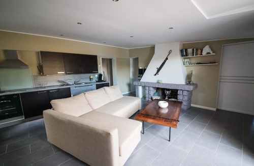 Festubert House | The pond of a 3 bedroom house break with fishing pond