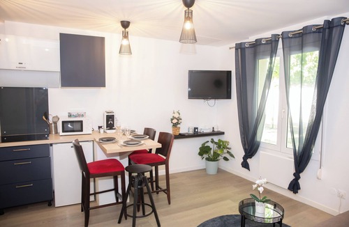 Le Chatelet-en-Brie Apartment | THE QUIET NEST IN THE COUNTRY OF FONTAINEBLEAU