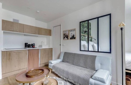 Quartier du Mail Apartment | The Stylist - Central & Fashion - near Opéra