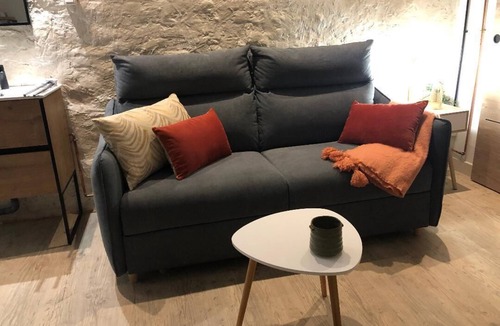 Bergicourt Bed & Breakfast | the watering hole room