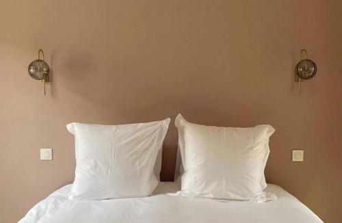 Vic-sur-Aisne Hotel | This beautiful country house is a former coaching inn dating from 1586,