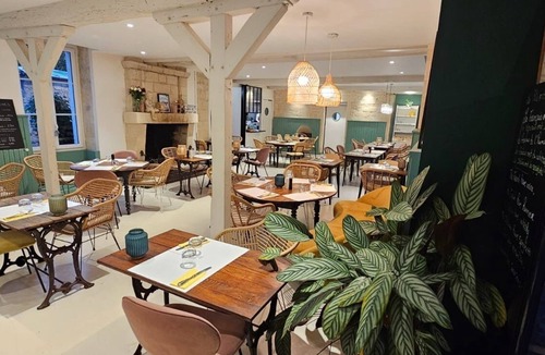 Vic-sur-Aisne Hotel | This beautiful country house is a former coaching inn dating from 1586,