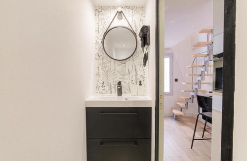 Saint Michel - Mairie Apartment | Tiny-duplex