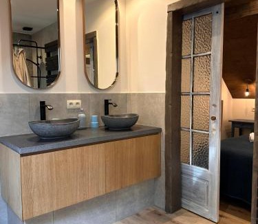Vireux-Wallerand House | Tiny House dans les Bois Une Évasion Cozy pour Deux !
