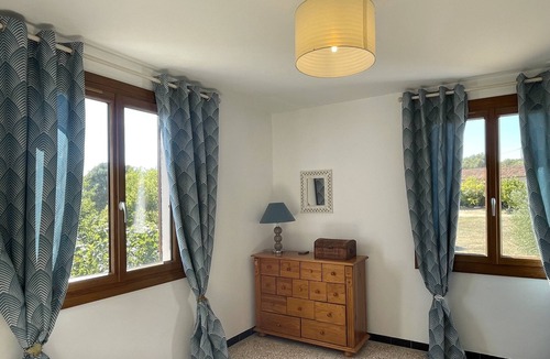 Serra-di-Ferro Apartment | Top of home, air conditioner, private entrance, private garden, parking