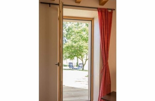 Le Loroux-Bottereau Cottage | Traditional House in a Calm Setting with Garden and Wifi