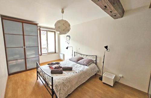 Moret-sur-Loing Apartment | Triplex Sisley - Maison Atypique avec Cour Extérieure