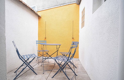 Hincmar Apartment | TRIPLEX with office and free parking just a stone's throw from Reims Cathedral!