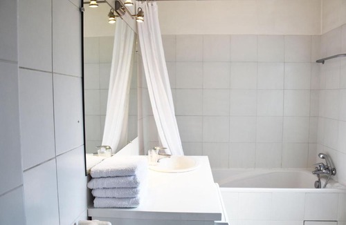 Porte-Dauphine Apartment | Trocadero