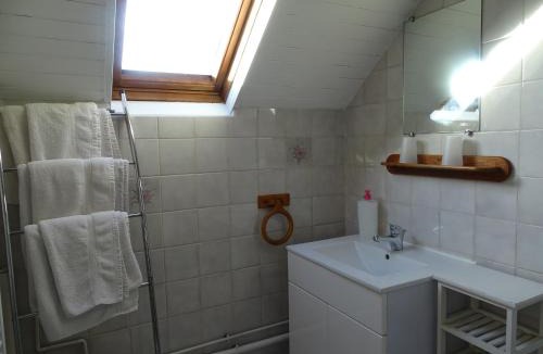 Saint-Etienne-sous-Bailleul House | Trois logements indépendant au Grande Vigne