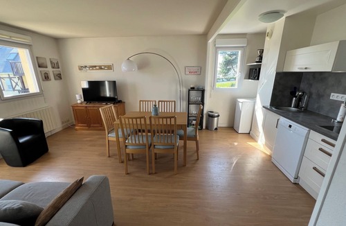 Touques Apartment | Trouville boundary: Beautiful 3-room apartment with parking and two sea-view balconies