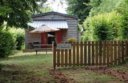 Moux-en-Morvan Ski Chalet | Two chalets on the edge of the woods for 6 people
