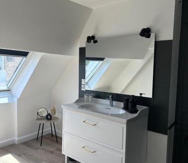 Saint-Aquilin-de-Pacy Apartment | Un nid en ville - Studio centrale, cosy et calme