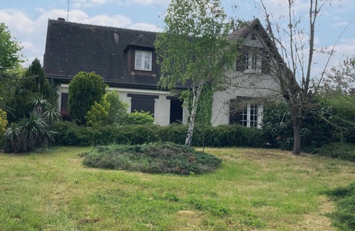 Dun-sur-Auron House | Une Maison au Calme Dans un Grand Parc