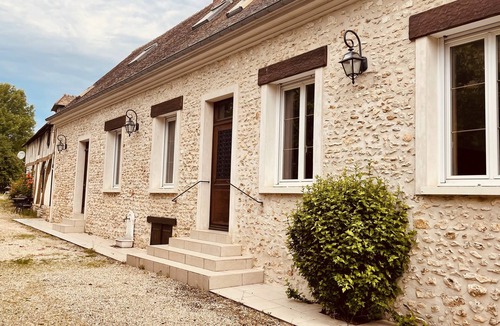 Saint-Pierre-de-Bailleul House | Unforgettable family vacations: Heated swimming pool, Large garden, Cinema, Spa