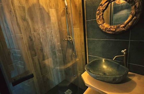 Saint-Jacques - Saint-Roch Apartment | Unusual escape to the heart of the jungle/Private spa/Cinema screen/10 min center