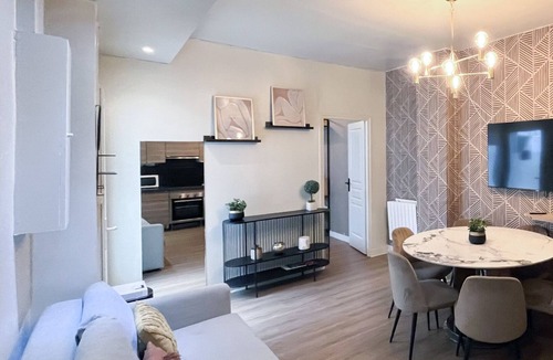 Quartier du Faubourg-Montmartre Apartment | Urban Flat 06 - Charming 2 BDR in Paris