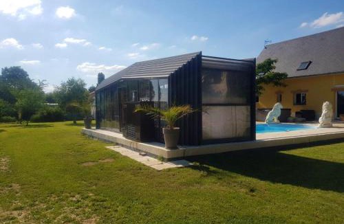 Saint-Clair-d'Arcey Villa | Villa élégante à Saint Clair-d'Arcey avec piscine privée