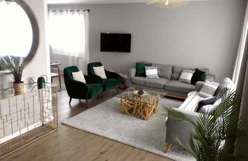 Auxerre Villa | Villa Auxerre luxe Piscine Intérieure proche Paris sans Vis-à-vis