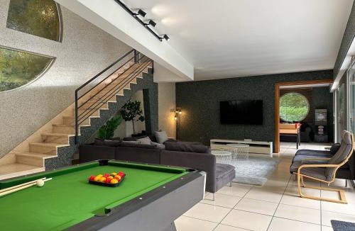 Nogent-le-Phaye Villa | Villa avec piscine, Cinéma, terrain privé