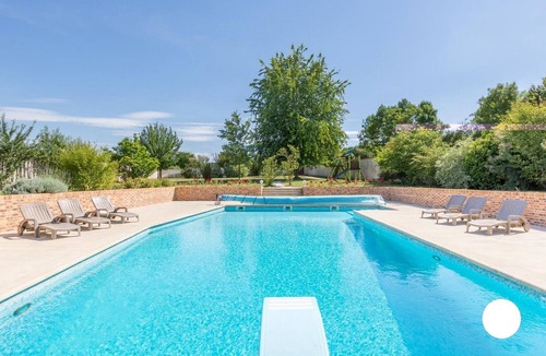 Cuigy-en-Bray Cottage | Villa des Eaux ouies, charming house with heated pool for 14 people