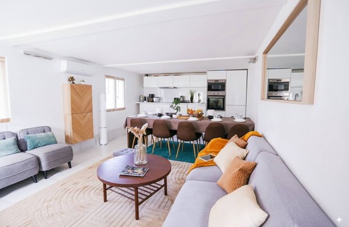 Noisy-le-Grand House | Villa/disney-paris-6chambres-6 Sdb-piscine-clim-ac