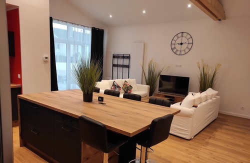Viriat House | ⭐VILLA FELICIDAD ⭐Sublime⭐Near hypercentre ⭐Parking safe⭐WiFi⭐Private terrace