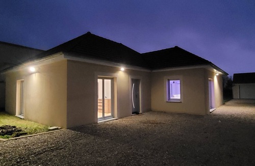 Serbonnes Villa | Villa in the countryside, 1 h from Paris, beautiful walks along the Yonne.