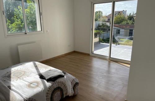 Sainte-Genevieve-des-Bois House | Villa Lena