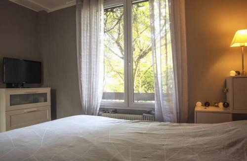 Longjumeau Villa | Villa Manarola - 10pers/4Ch - jacuzzi & jardin