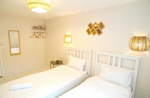 Villeparisis Apartment | Villa Petite Fleur proche Paris CDG Disney Astérix et Parc des Expos