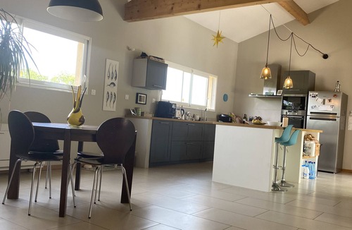 Paulhan Villa | Villa Spacieuse, 3 Chambres, Jardin et Piscine