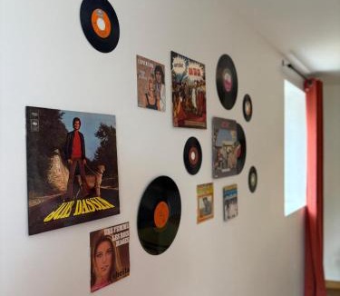 Belleme Apartment | Vinyle club - Appartement rétro 70's-6 pers