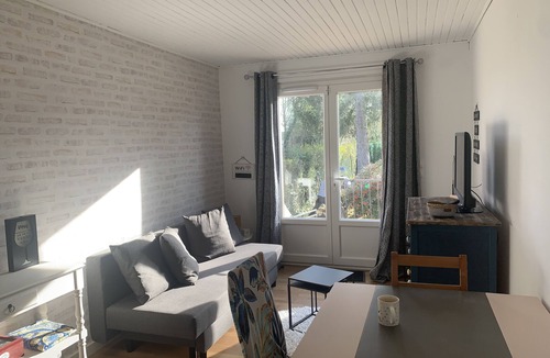 Thorigny-sur-Marne Bed & Breakfast | Vrbo Property