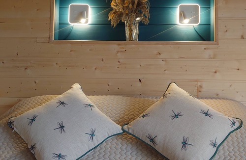 Sornay Bed & Breakfast | Waterfront Chalet, Chambre & Table d'Hôtes
