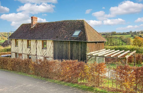 Saint-Georges-en-Auge House | Welcome to this beautiful old Augeronne half-timbered house in Saint-Georges-en-Auge.