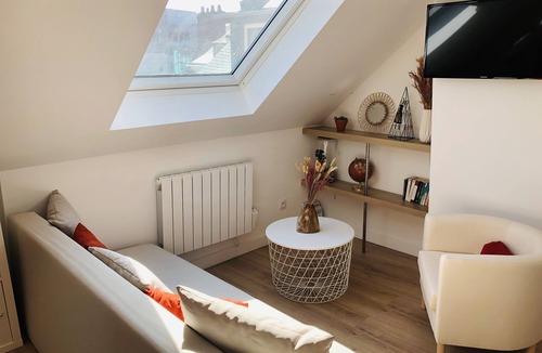 Quartier Vieux Marche-Cathedrale House | Whole apartment: Under the Clouds