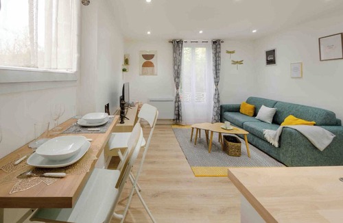 Cœur de Ville Apartment | Wonderful renovated apartment near Courbevoie.