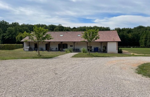 Romenay House | WOOD FARM IN FRONT of 50 hectare estate
