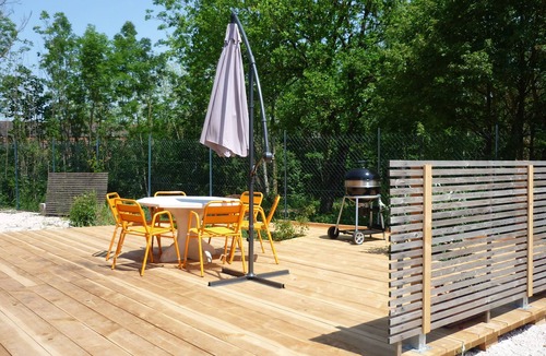 Semur-en-Auxois Apartment | Workshop n°2 for 6 with shared pool and sauna for lazy days
