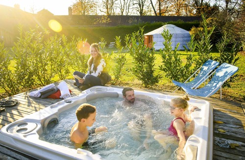 Trie-Chateau RV Rental | Yourte Oulan Bator - Le Village des Templiers
