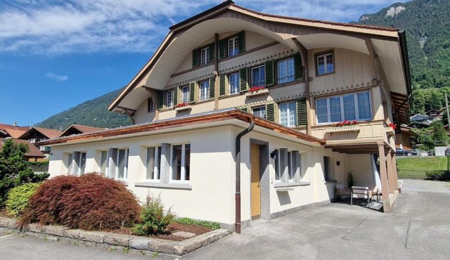 A Post, charming and newly renovated apartment in a historic 1851 house near Interlaken